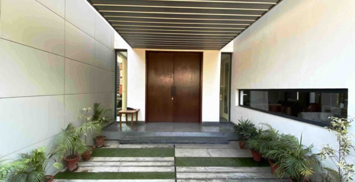 delhi-luxury-showroom-hybrid-prefab-building-9